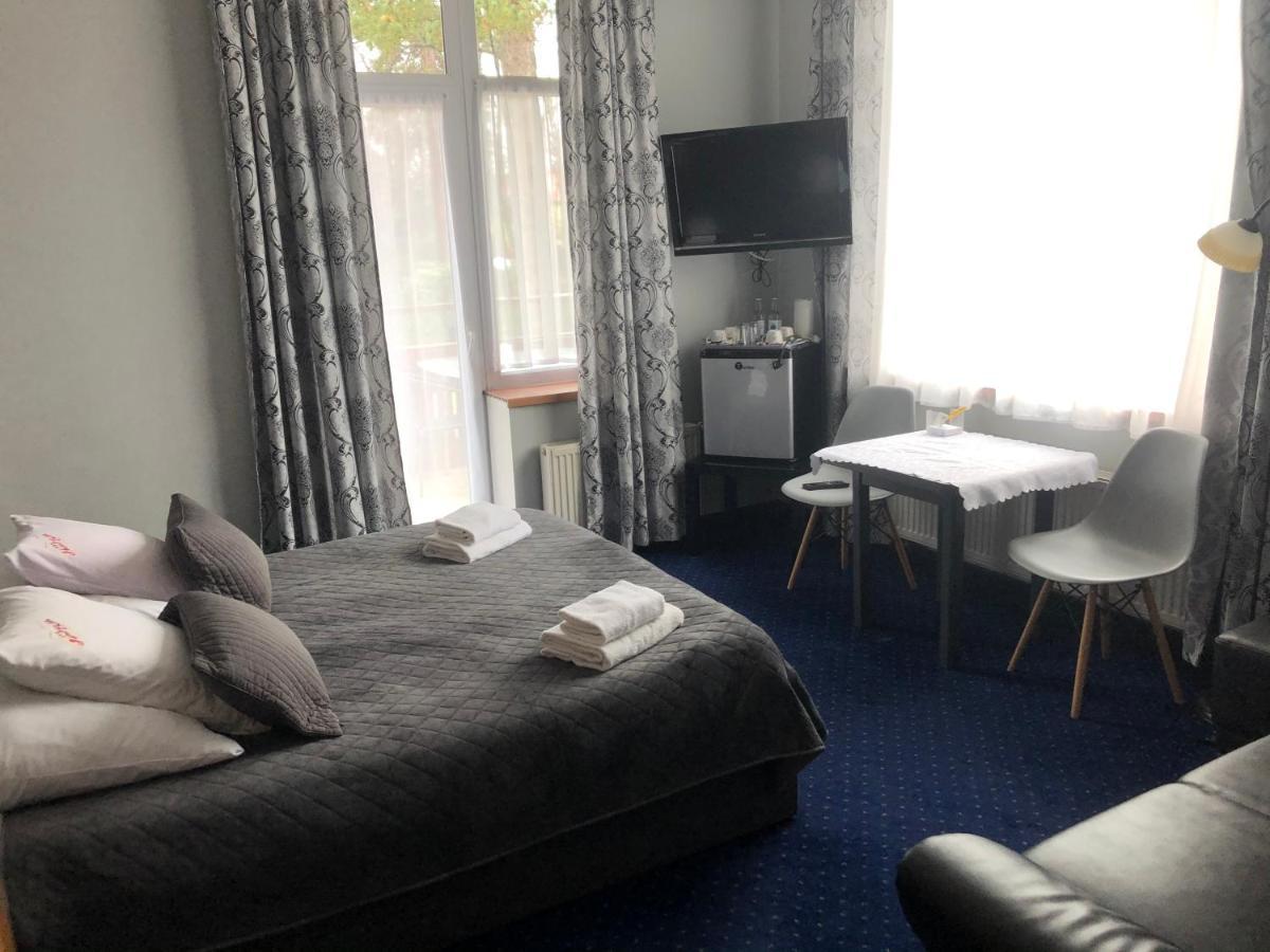 Hotel Bella Jelenia Gora Luaran gambar