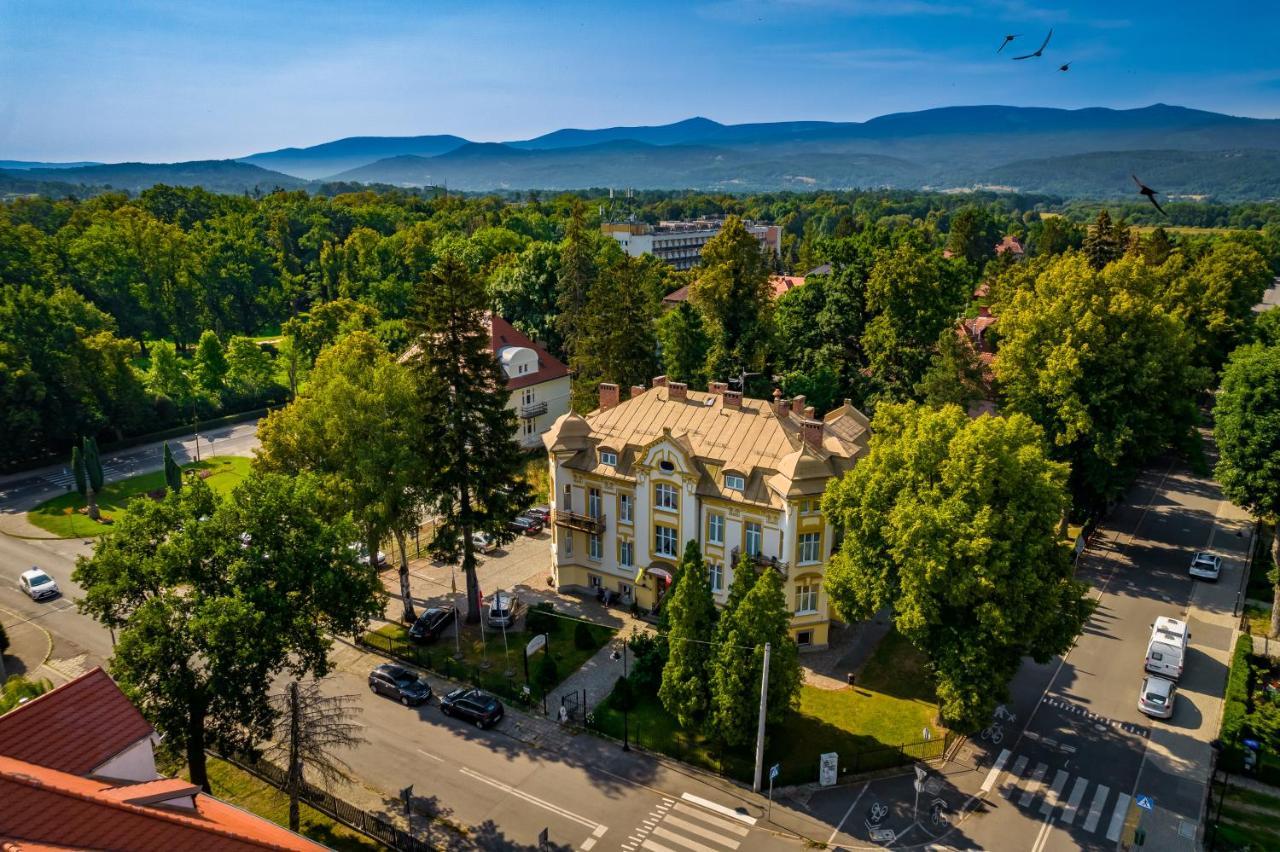 Hotel Bella Jelenia Gora Luaran gambar