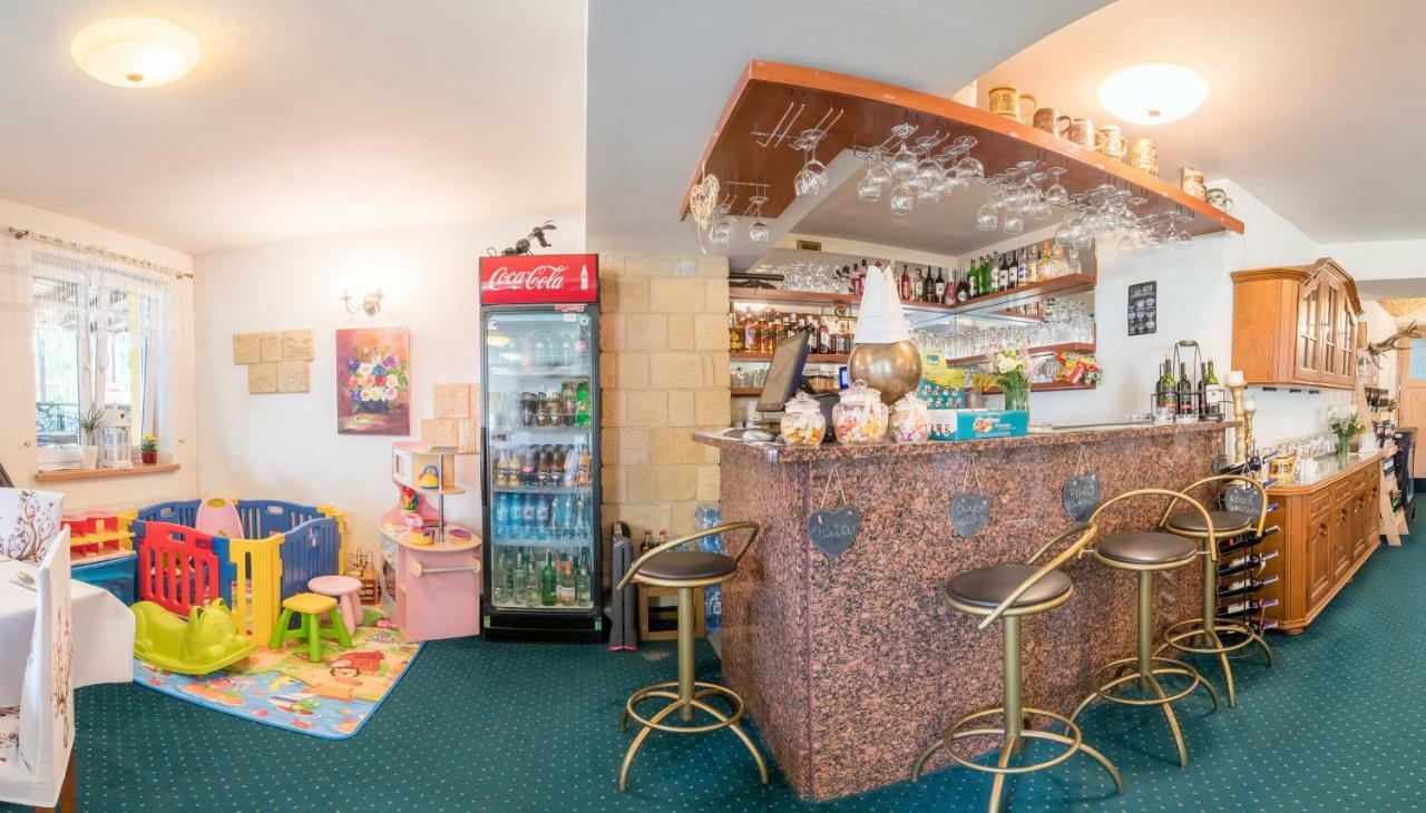 Hotel Bella Jelenia Gora Luaran gambar